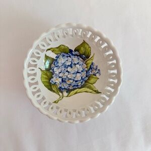 Mudpie hydrangea White and Blue Floral Bowl / jewelry dish